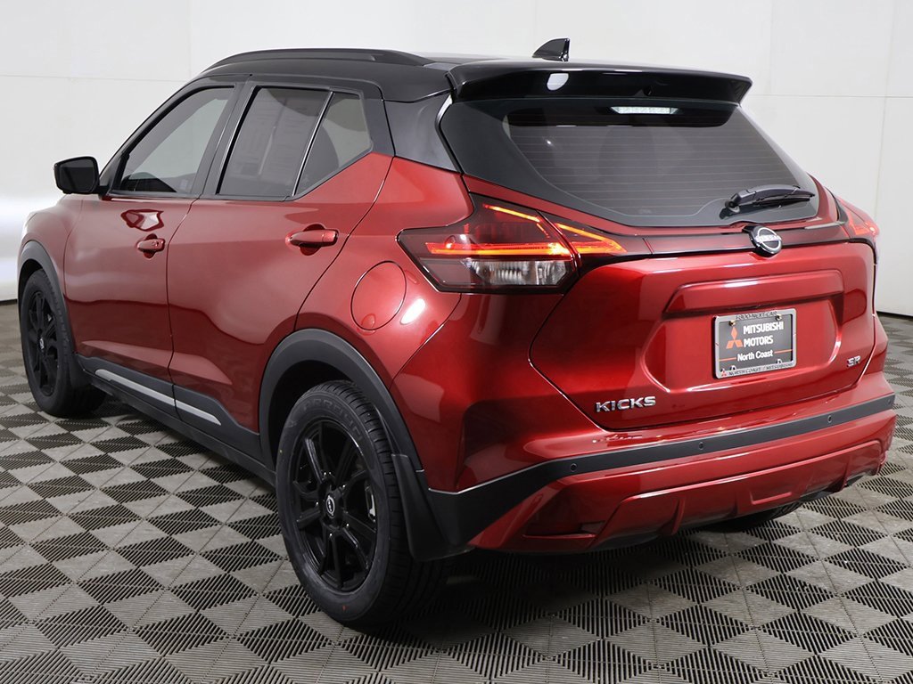 Used 2023 Nissan Kicks SR w/ SR Premium Package image 9