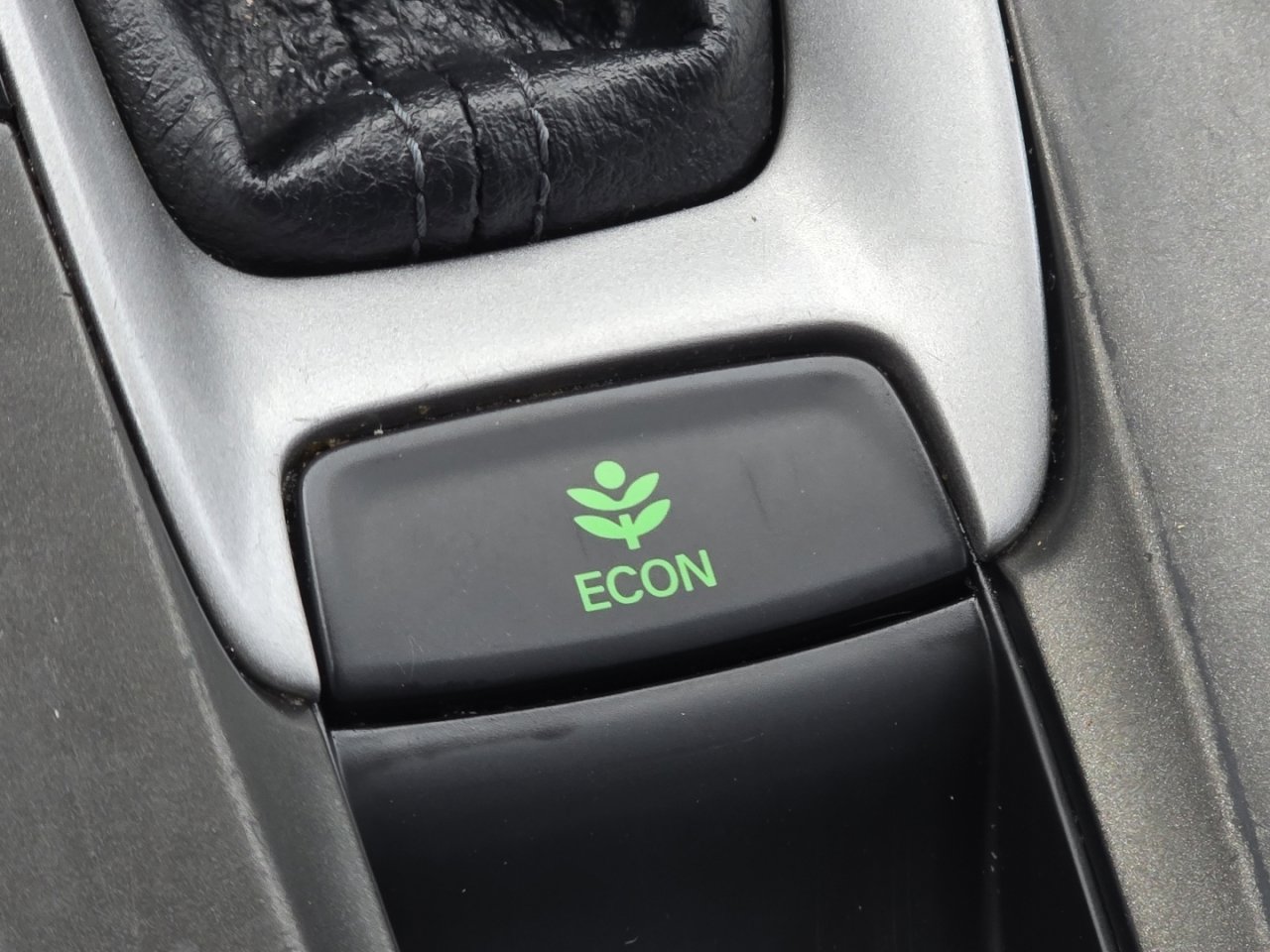 Certified 2018 Honda Accord EX-L image 9