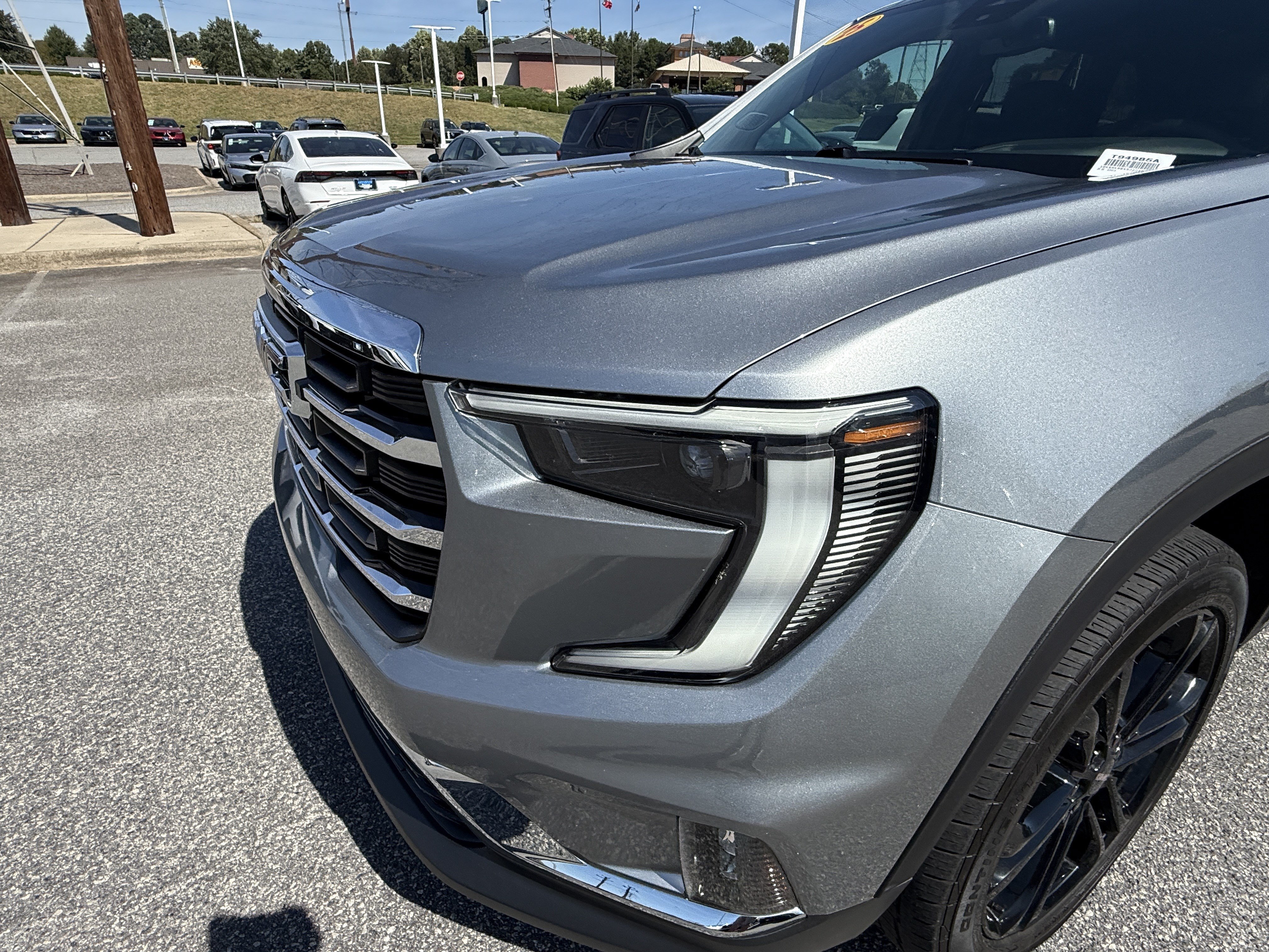 Used 2025 GMC Acadia Elevation w/ Elevation Premium Package FWD image 7