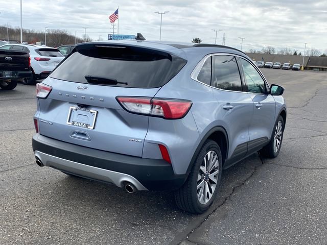 Used 2022 Ford Escape Titanium image 3