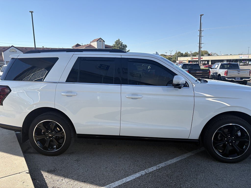 Used 2023 Ford Expedition Limited AWD/4WD image 6