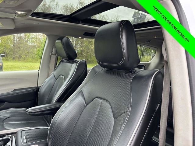 Used 2023 Chrysler Pacifica Limited FWD image 6