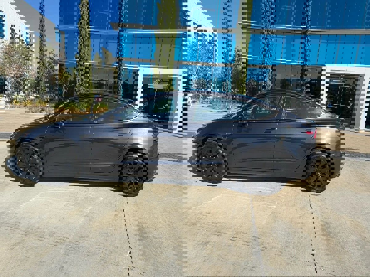 Used 2024 Tesla Model 3 Standard Range image 9