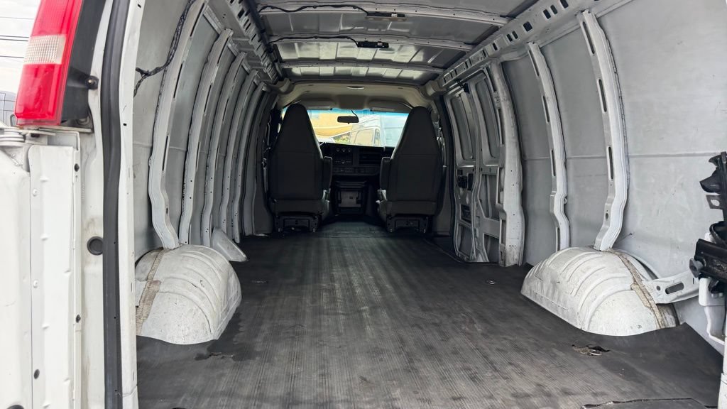 Used 2019 Chevrolet Express 2500 Extended w/ Driver Convenience Package RWD image 7