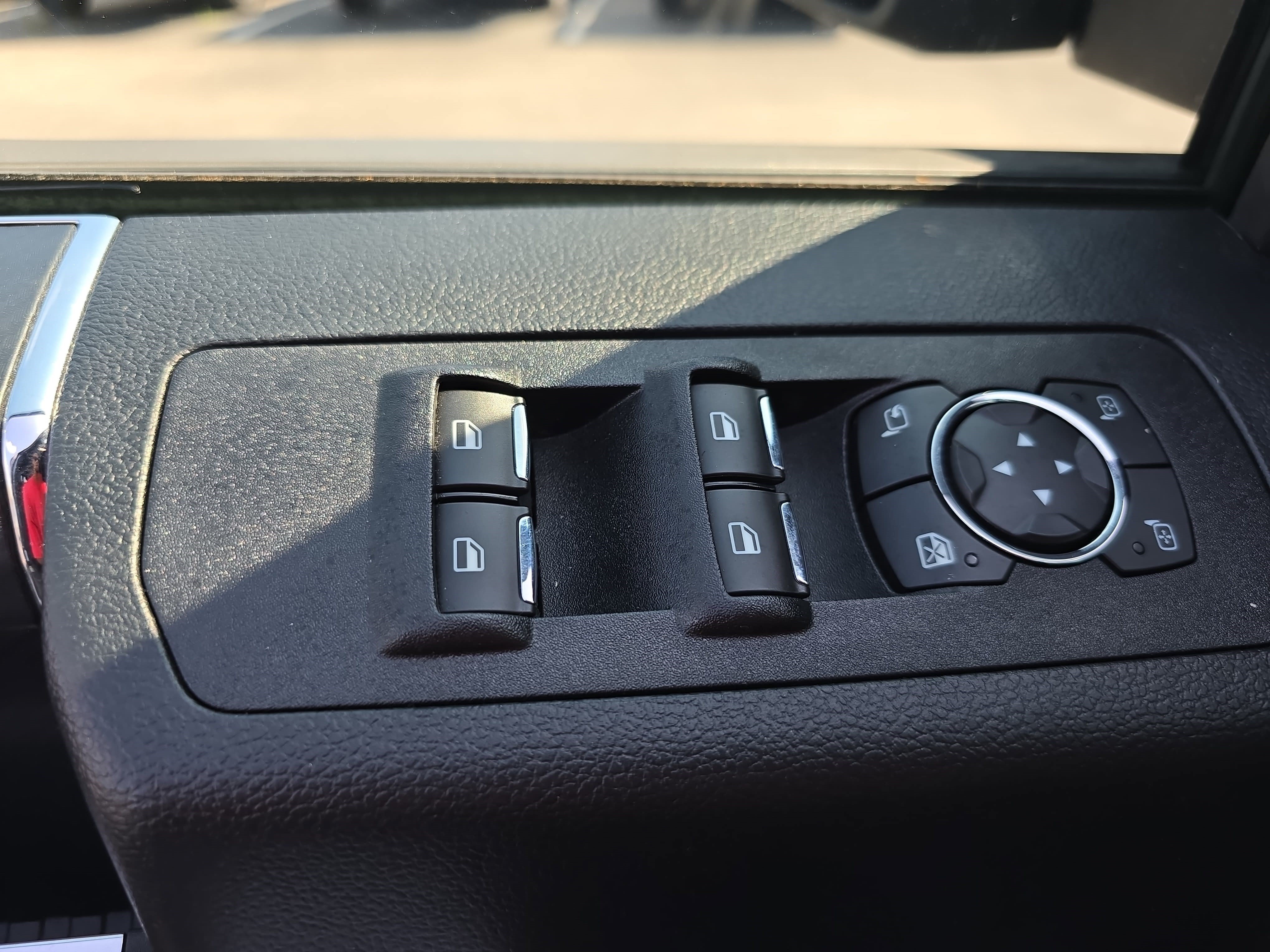 Used 2019 Ford F150 Lariat w/ Equipment Group 502A Luxury AWD/4WD image 27