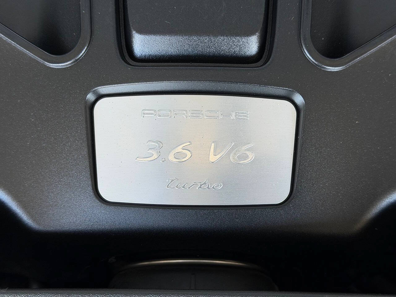 Used 2018 Porsche Macan Turbo AWD/4WD image 44