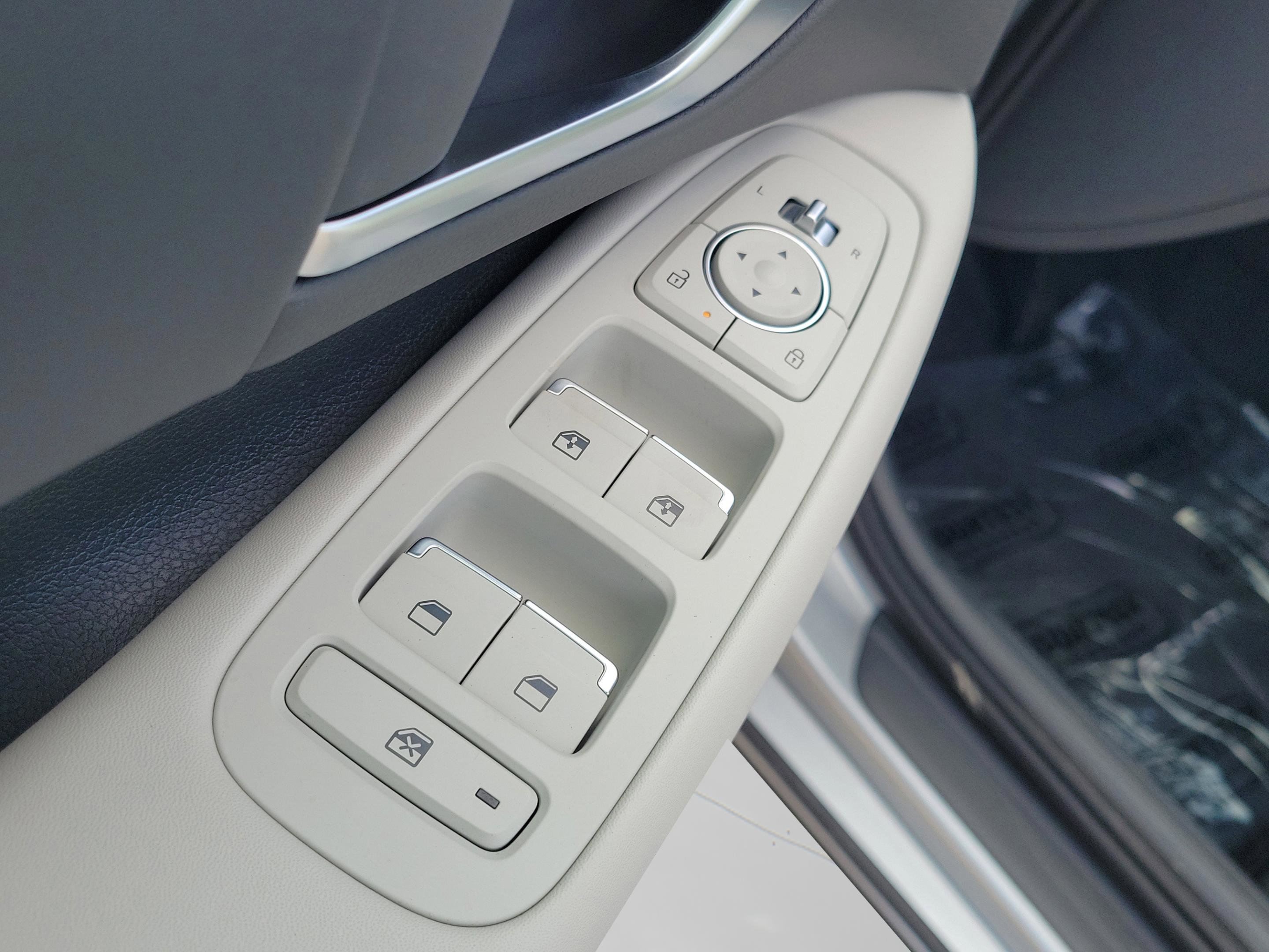 New 2026 Hyundai Sonata SEL FWD image 21
