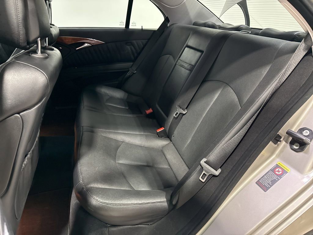 Used 2007 Mercedes-Benz E 550 Sedan image 32
