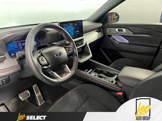 Used 2025 Ford Explorer ST AWD/4WD image 9