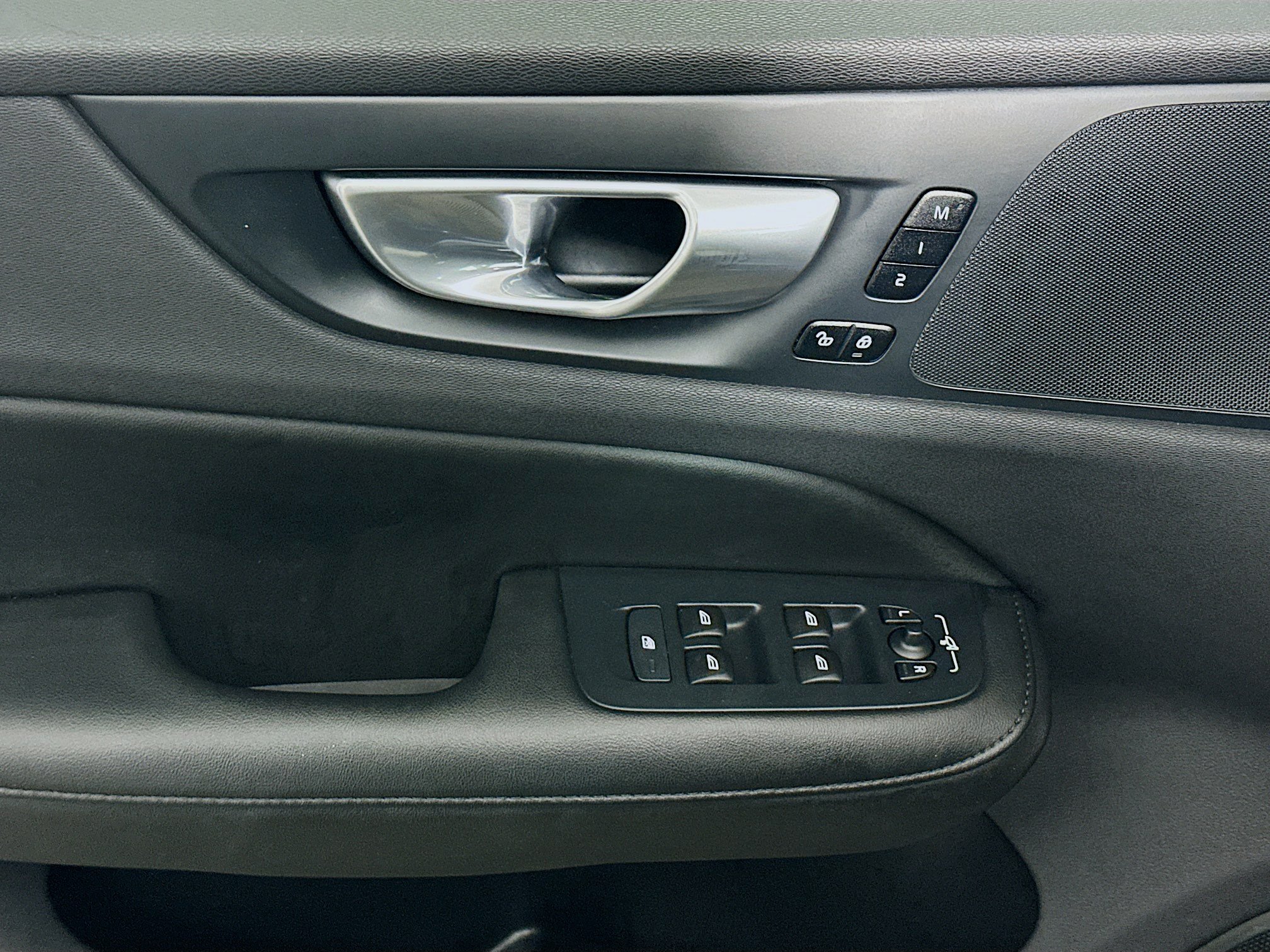 Used 2024 Volvo S60 B5 Core FWD image 15