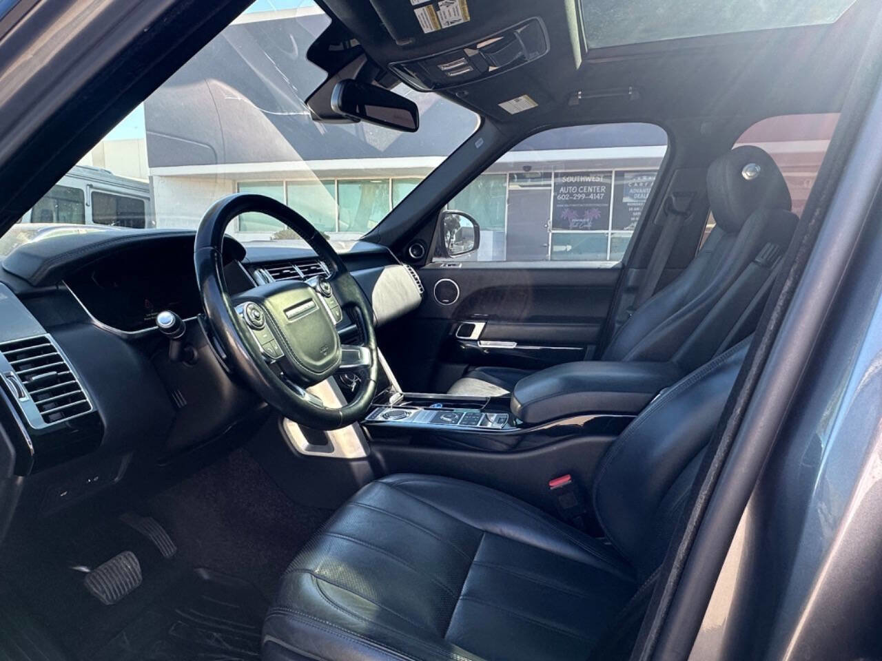 Used 2016 Land Rover Range Rover HSE image 7