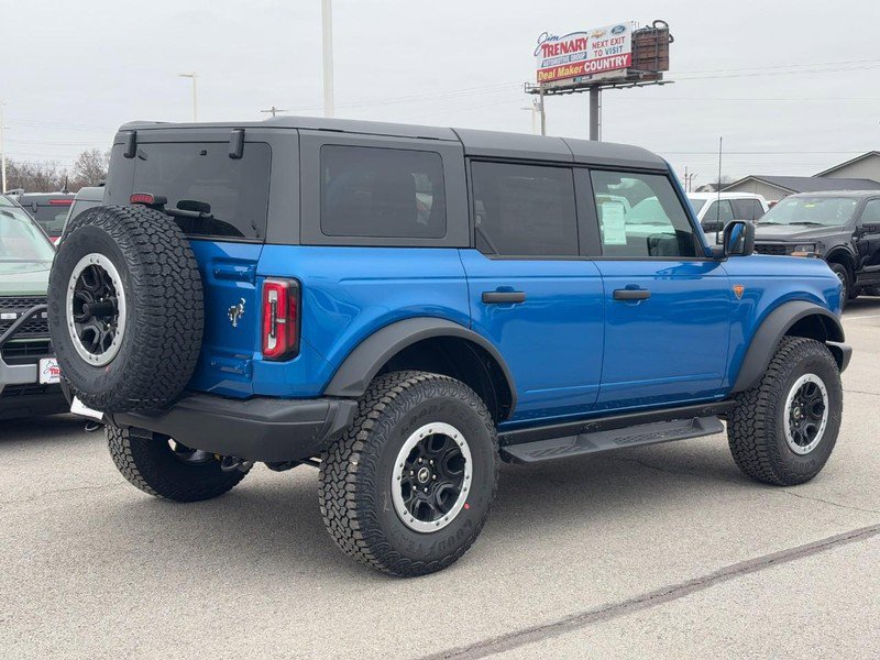 New 2025 Ford Bronco Badlands w/ Sasquatch Package video 3