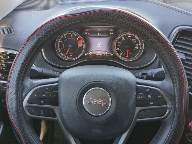 Used 2019 Jeep Cherokee Limited image 32