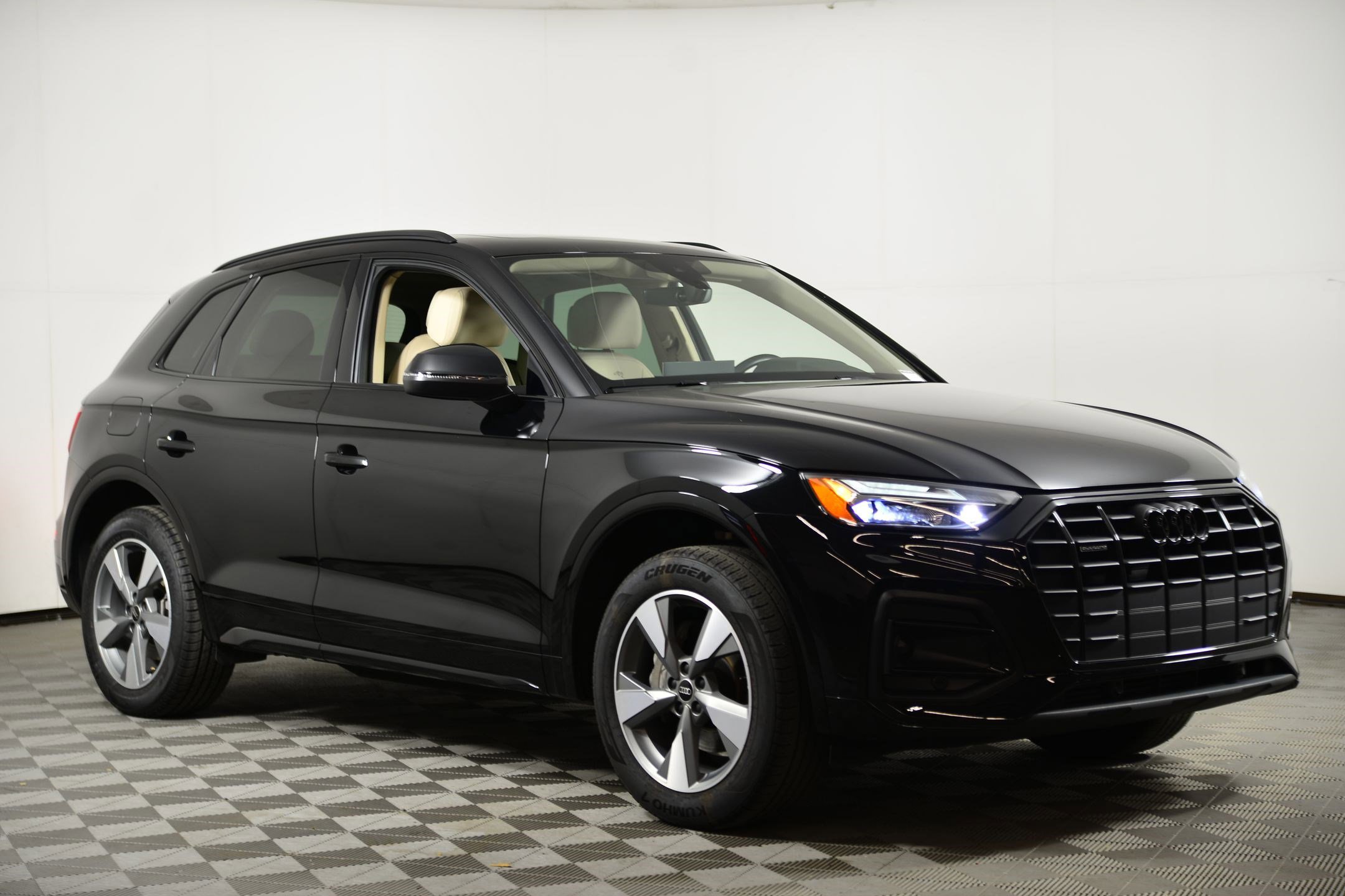 Certified 2025 Audi Q5 2.0T Premium image 6