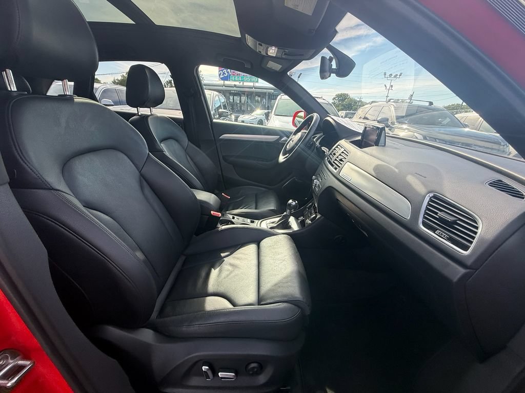 Used 2018 Audi Q3 2.0T Premium Plus w/ Premium Plus Package AWD/4WD image 23