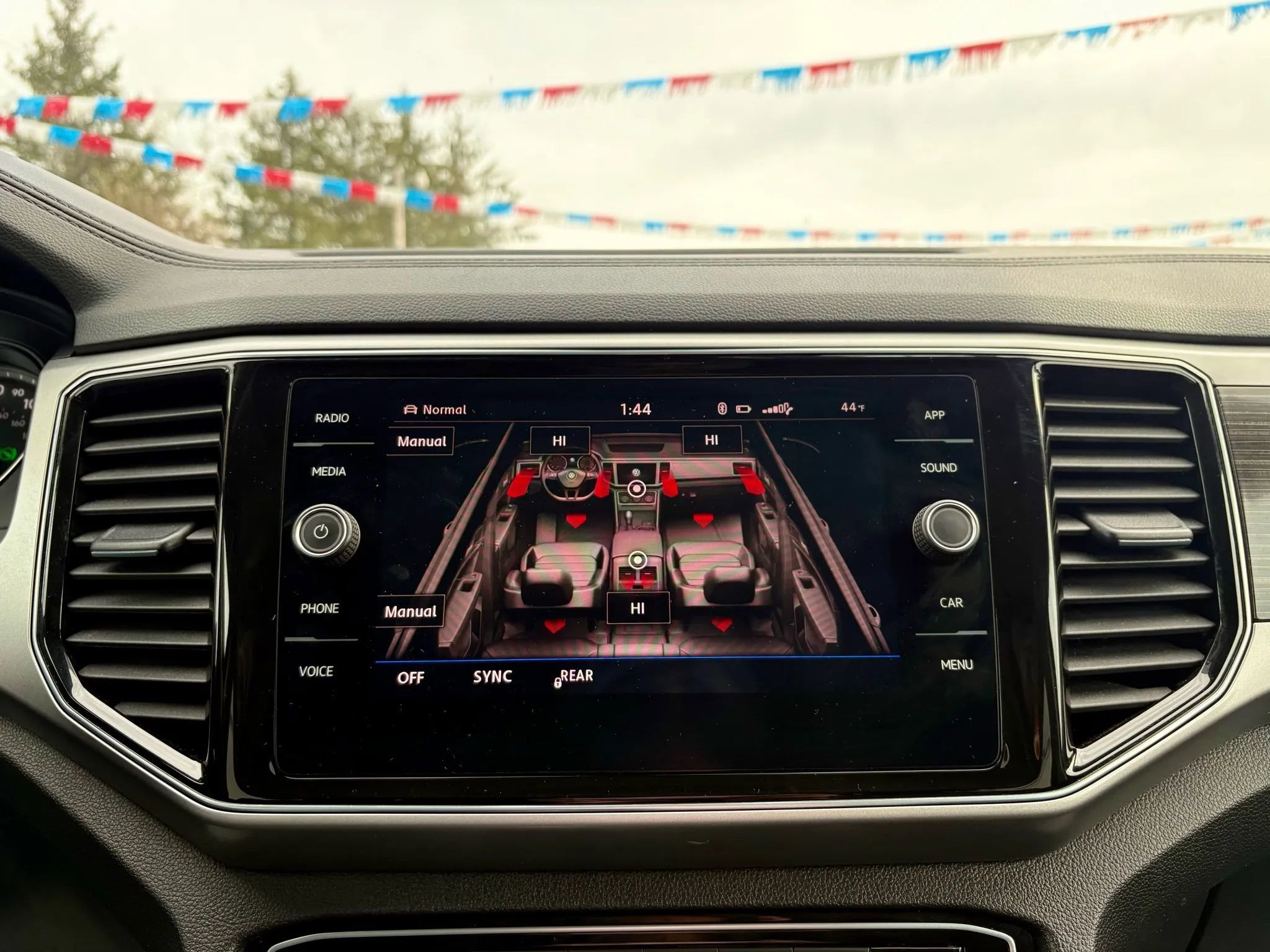 Used 2018 Volkswagen Atlas SEL w/ R-Line Package image 42