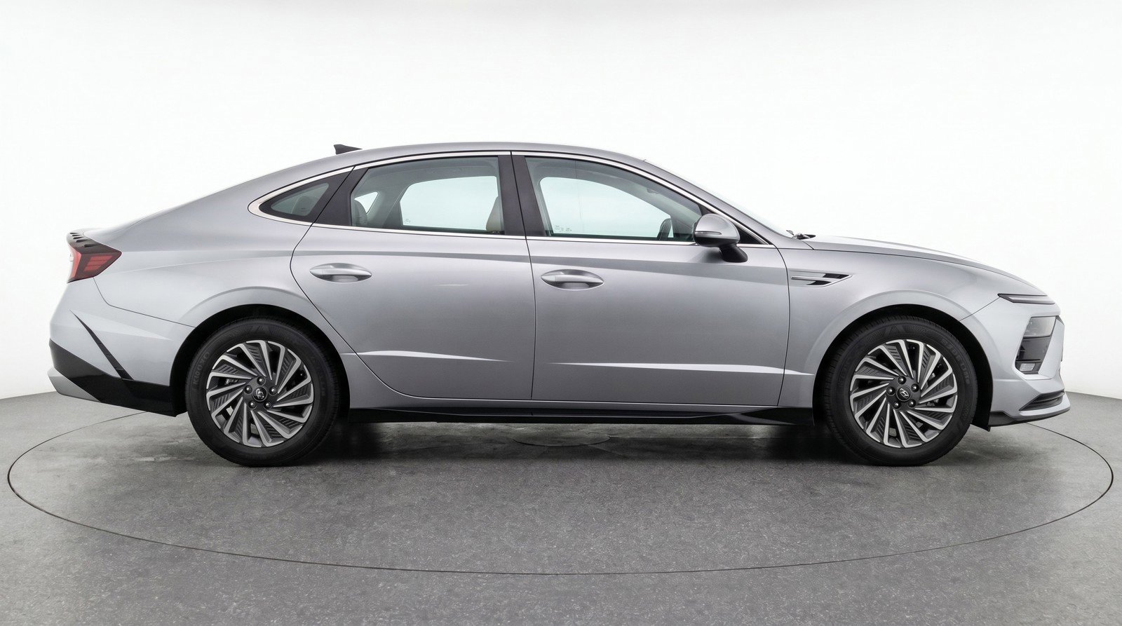 Used 2025 Hyundai Sonata SEL FWD image 11