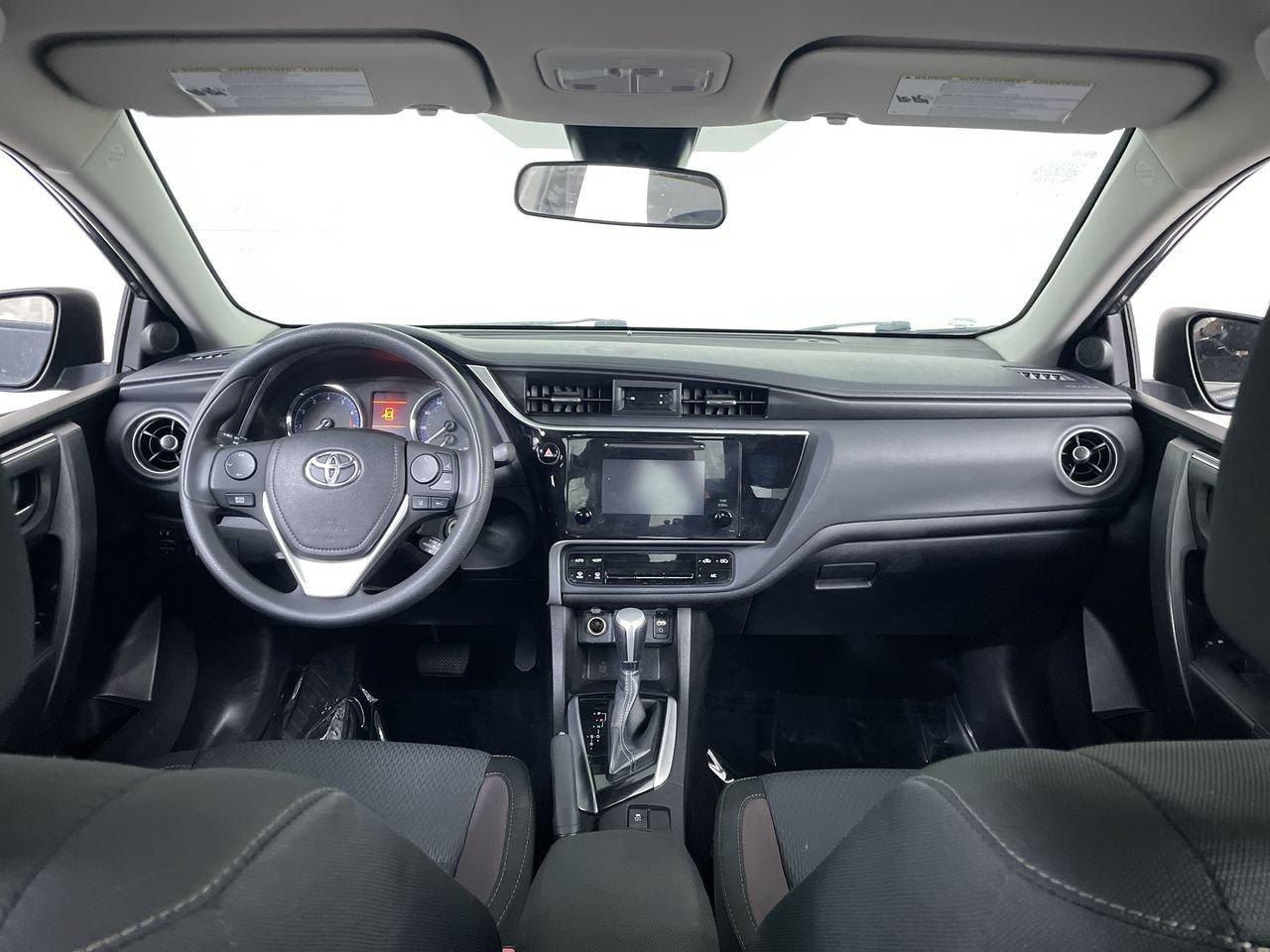 Used 2018 Toyota Corolla LE FWD image 26