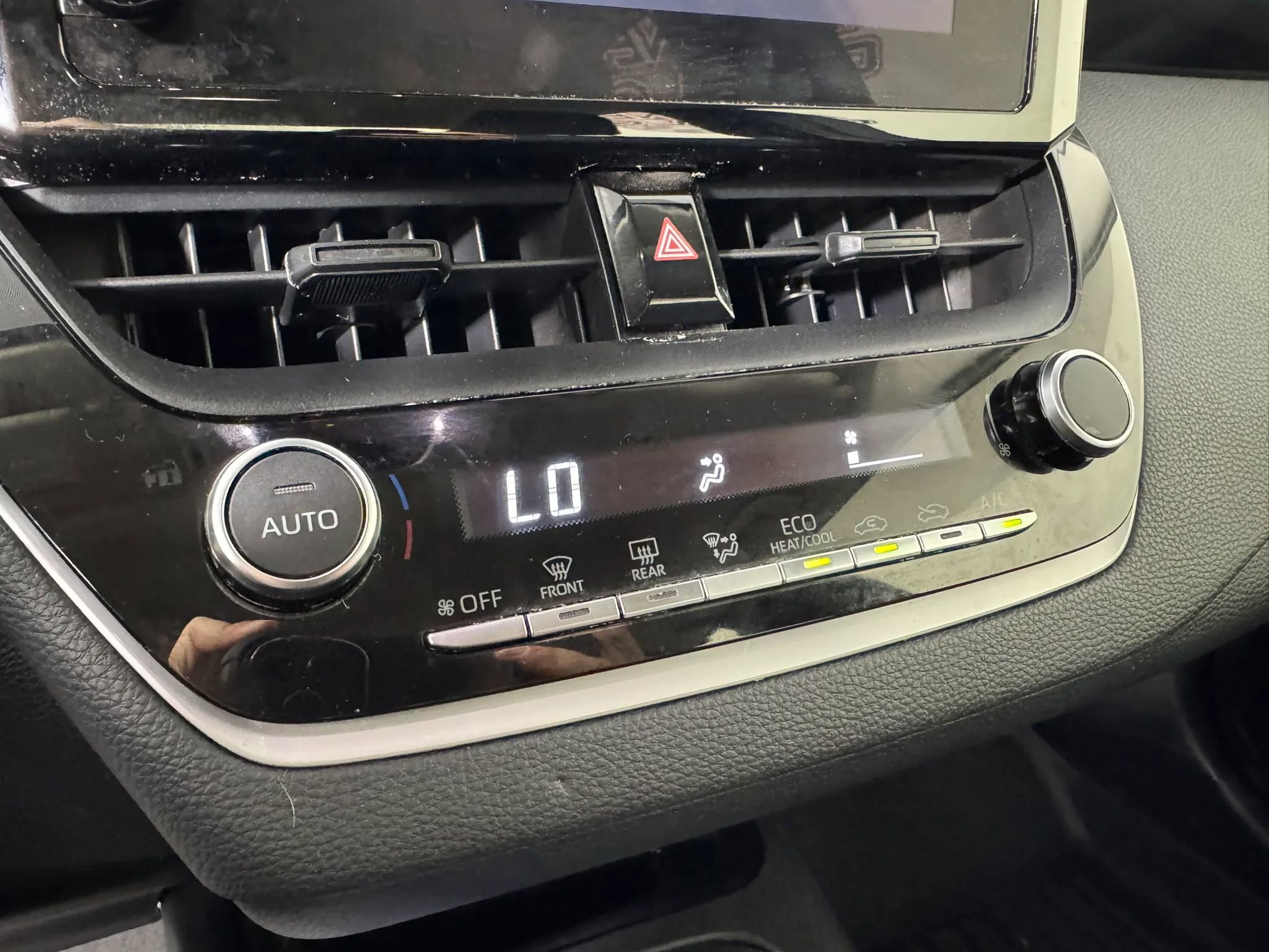 Used 2025 Toyota Corolla LE FWD image 19