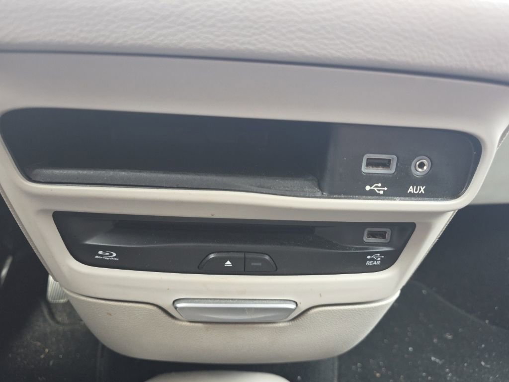 Used 2017 Chrysler Pacifica Touring-L Plus w/ Advanced Safetytec Group image 23