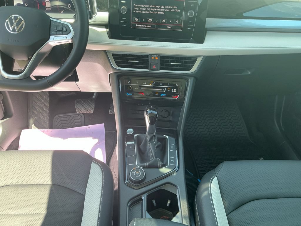 New 2026 Volkswagen Taos SEL AWD/4WD image 11