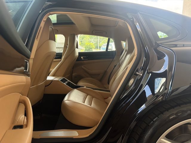 Used 2019 Porsche Panamera RWD image 11