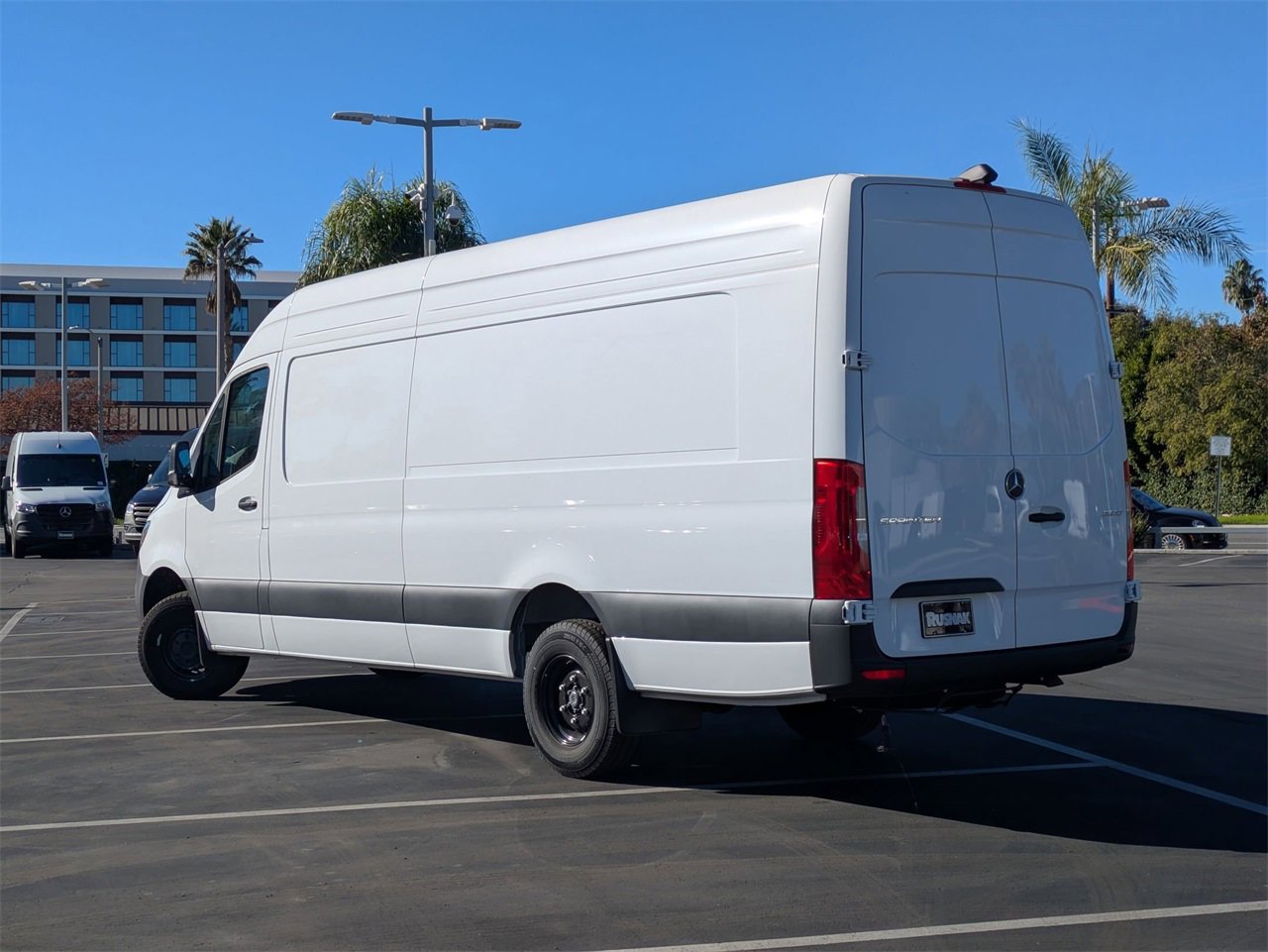 Used 2024 Mercedes-Benz Sprinter 3500 image 2