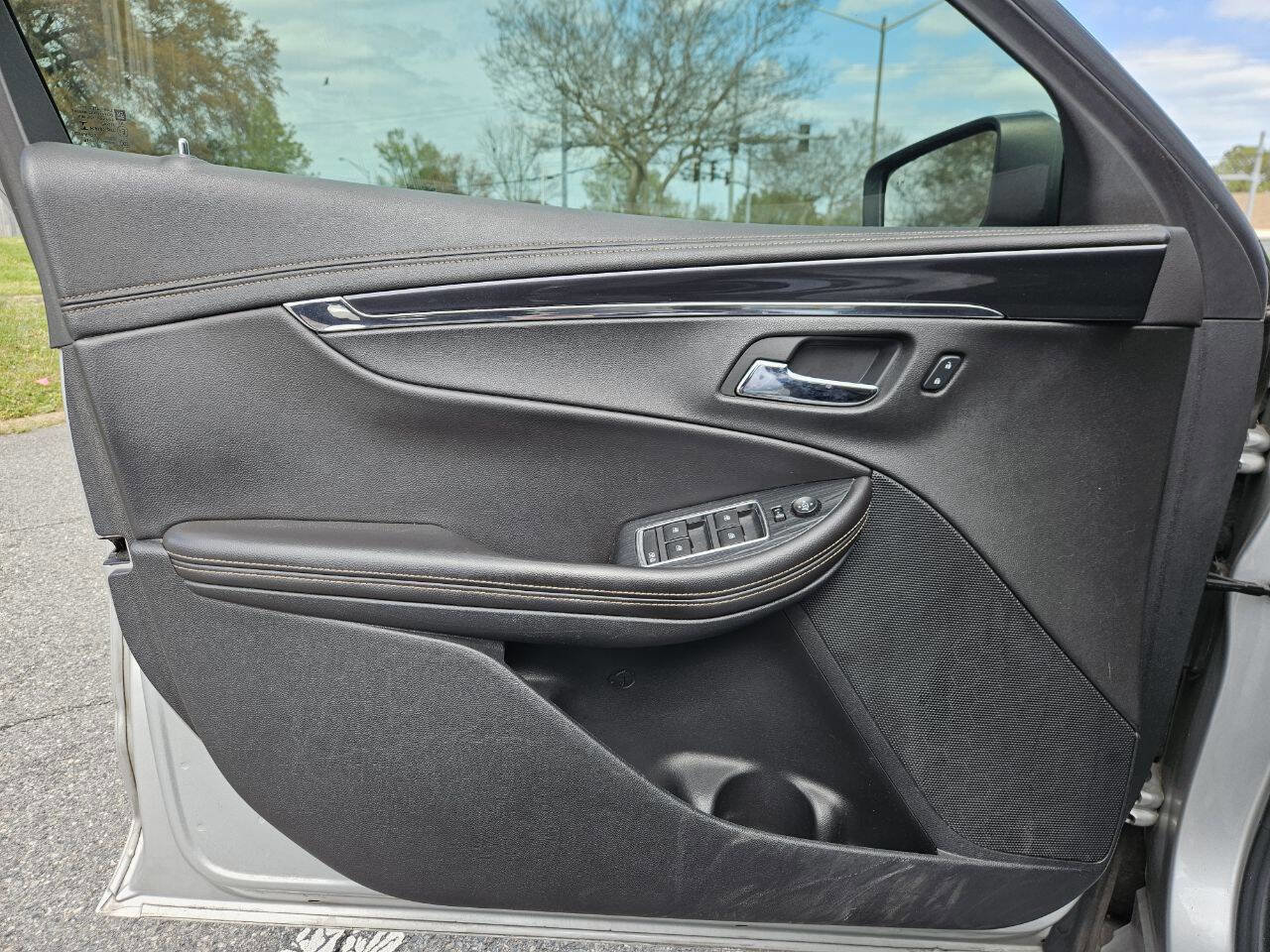 Used 2016 Chevrolet Impala LTZ image 12