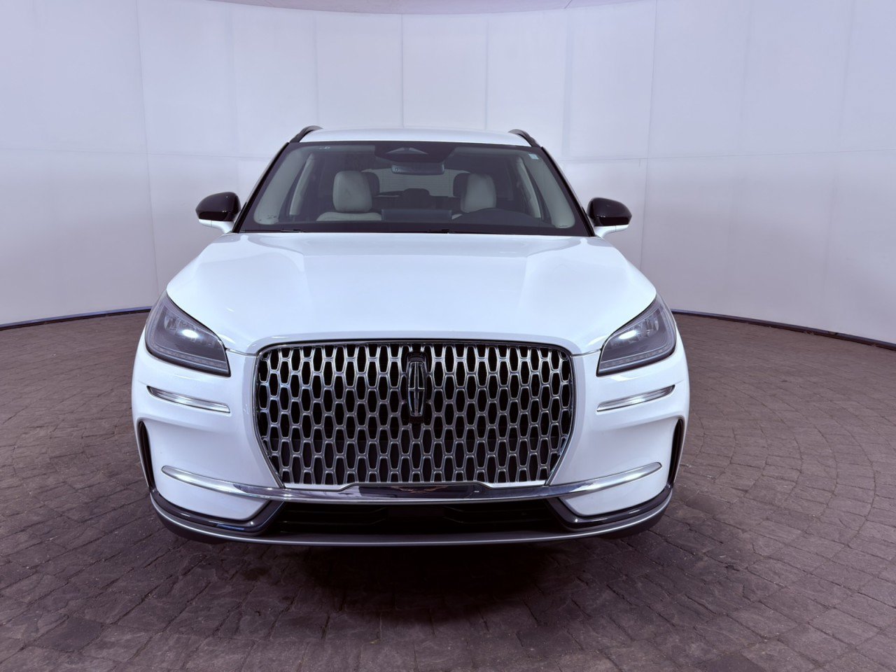 Used 2026 Lincoln Corsair Premiere AWD/4WD image 2