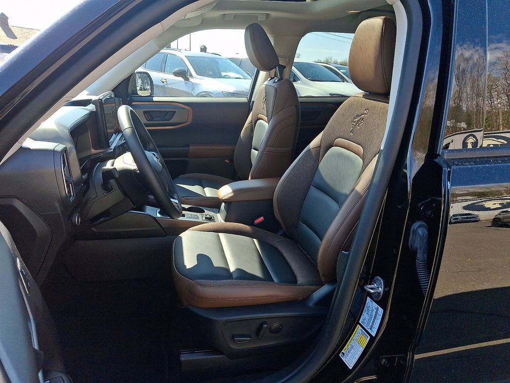 Certified 2025 Ford Bronco Sport Outer Banks w/ Outer Banks Tech Package+ AWD/4WD image 13