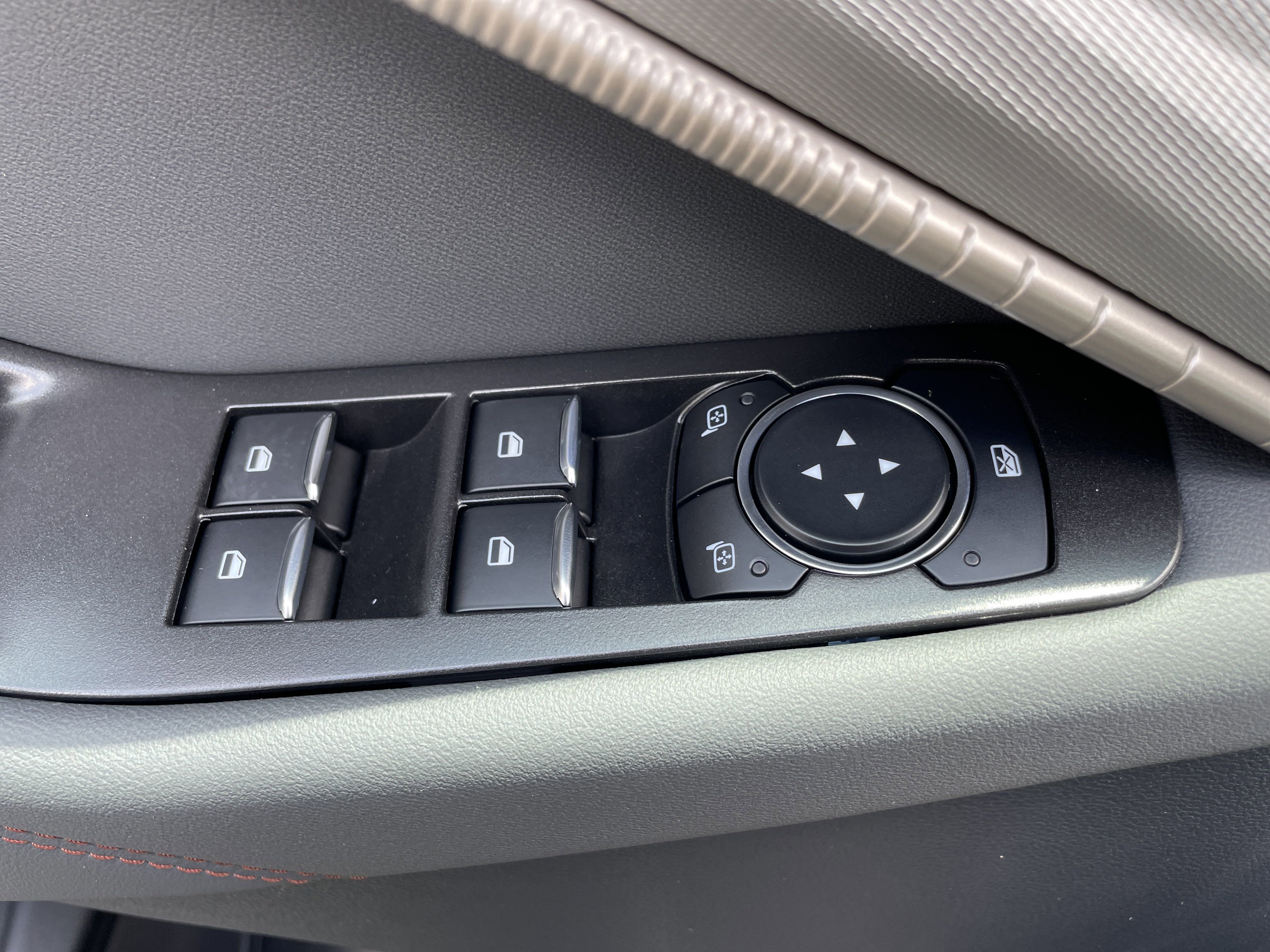 New 2025 Ford Explorer Active w/ Active Comfort Package image 13