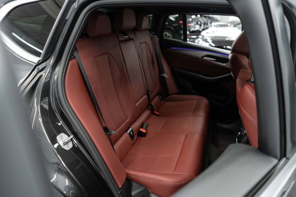 Used 2025 BMW X4 xDrive30i w/ Premium Package image 12