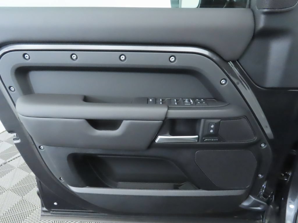 Used 2025 Land Rover Defender 110 S AWD/4WD image 26