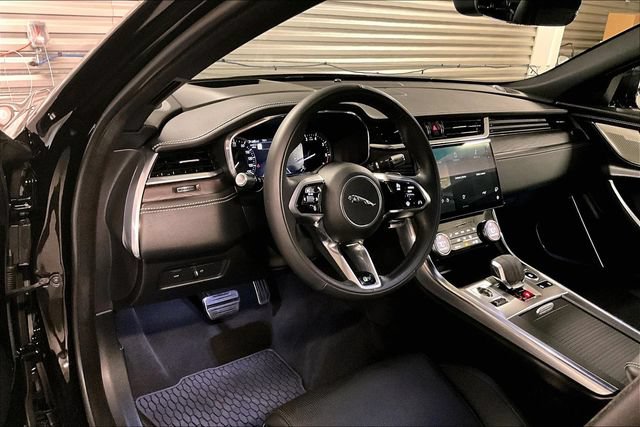 Certified 2022 Jaguar XF R-Dynamic SE AWD/4WD image 24