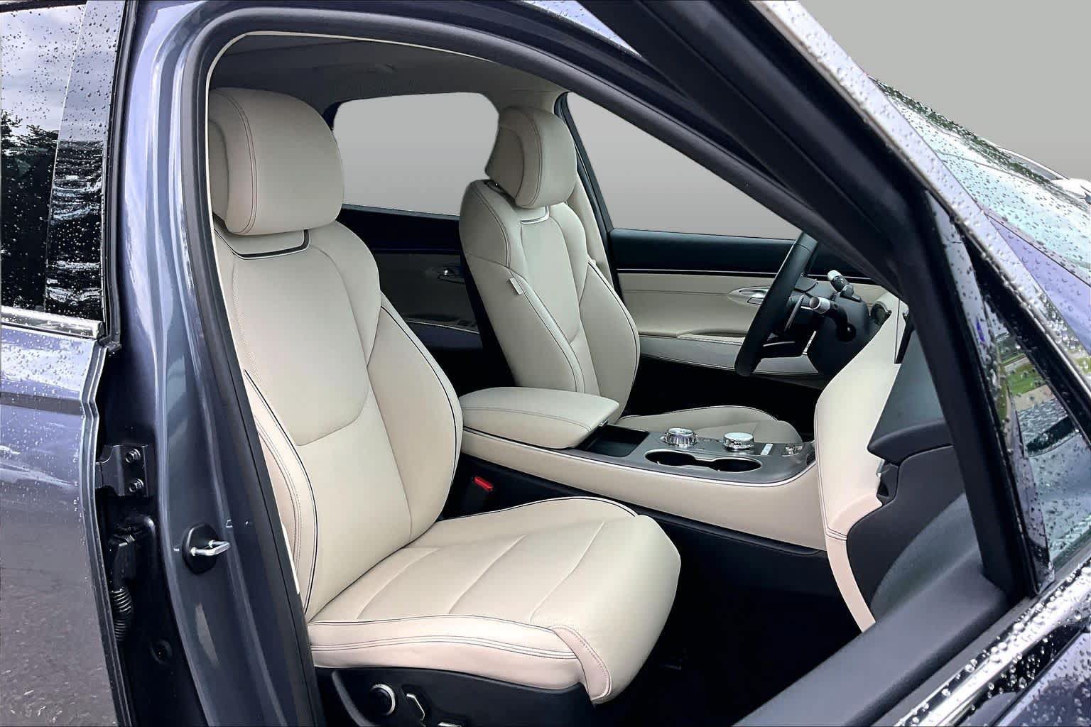 Used 2026 Genesis GV70 2.5T Advanced AWD/4WD image 9