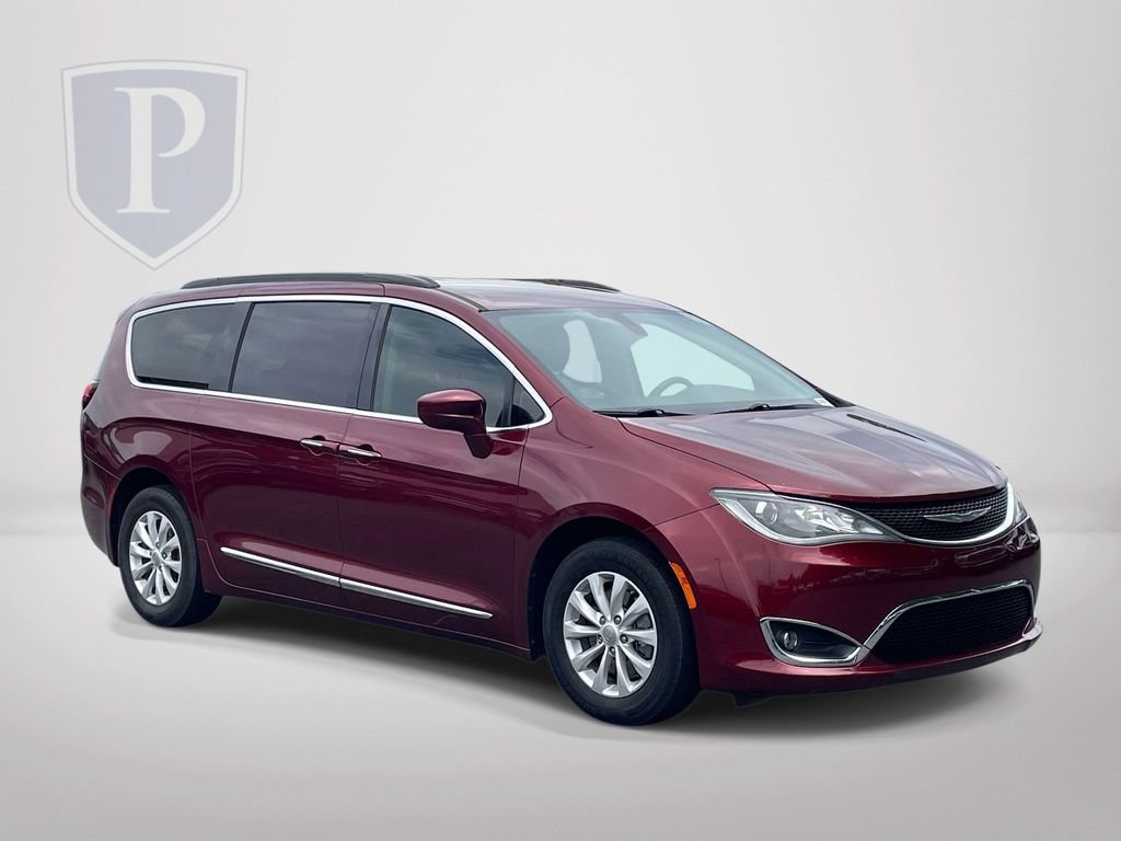 Certified 2017 Chrysler Pacifica Touring-L FWD image 2