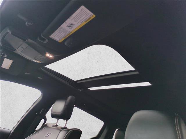 Used 2019 Chrysler Pacifica Limited w/ Advanced Safetytec Group FWD image 16