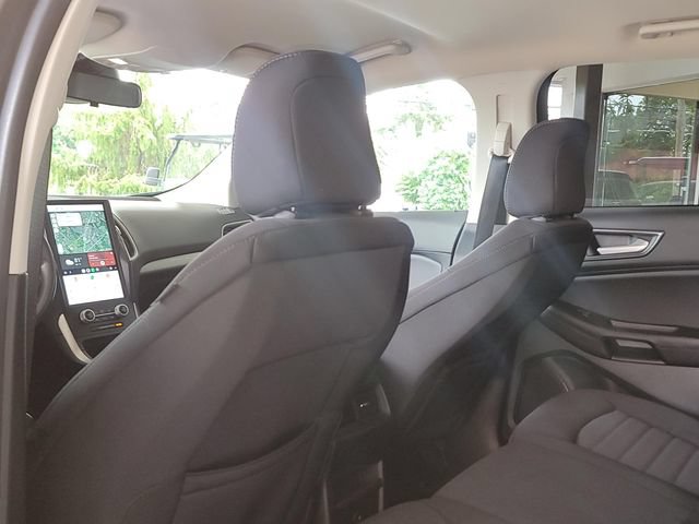 Used 2024 Ford Edge SE w/ Black Appearance Package AWD/4WD image 11