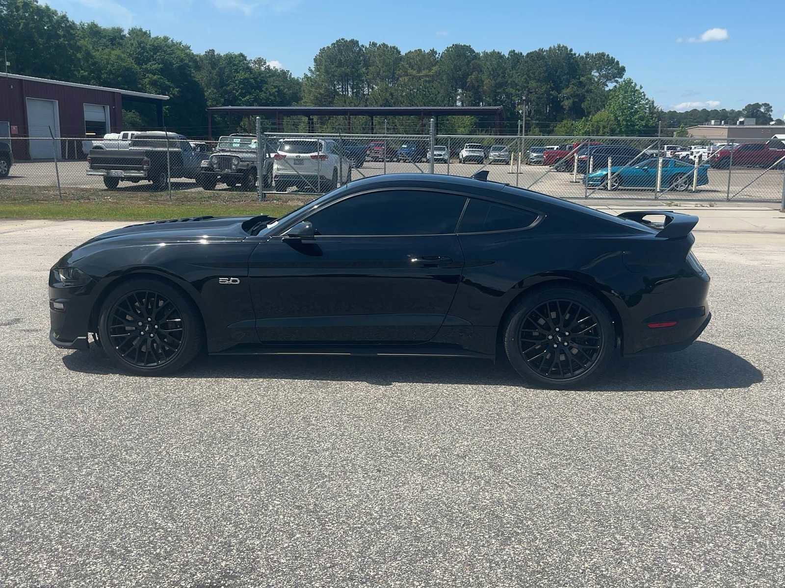 Used 2023 Ford Mustang GT Premium w/ GT Performance Package RWD image 4