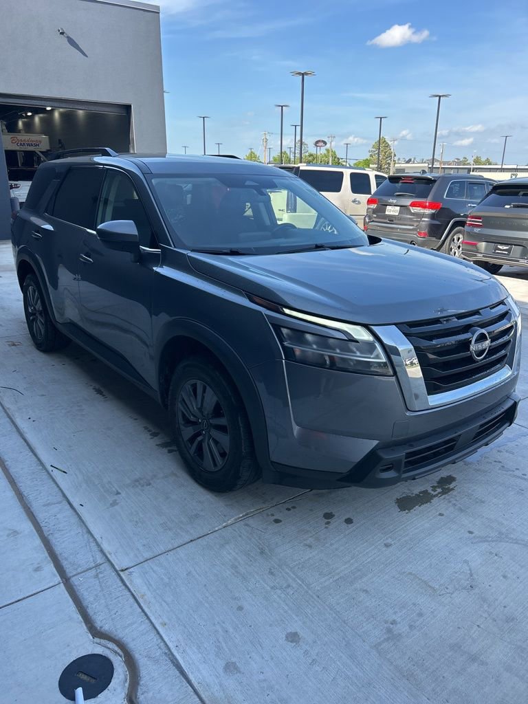 Used 2022 Nissan Pathfinder SV AWD/4WD image 3
