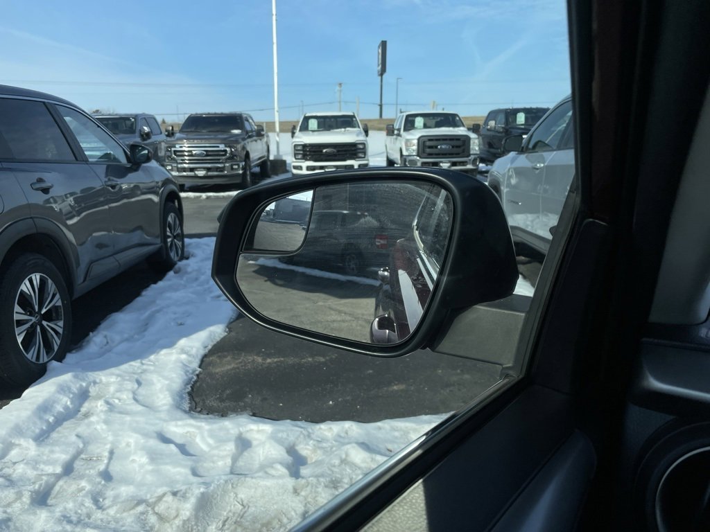 Used 2018 Toyota RAV4 LE image 34