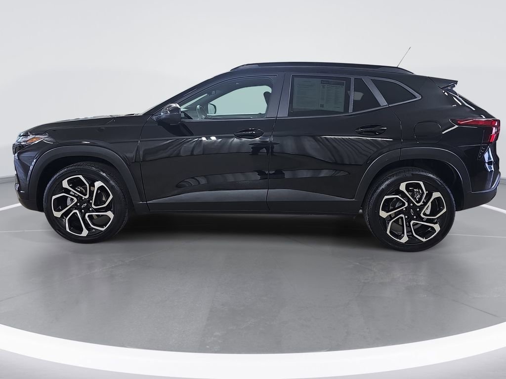 Certified 2025 Chevrolet Trax RS w/ Sunroof Package FWD image 7