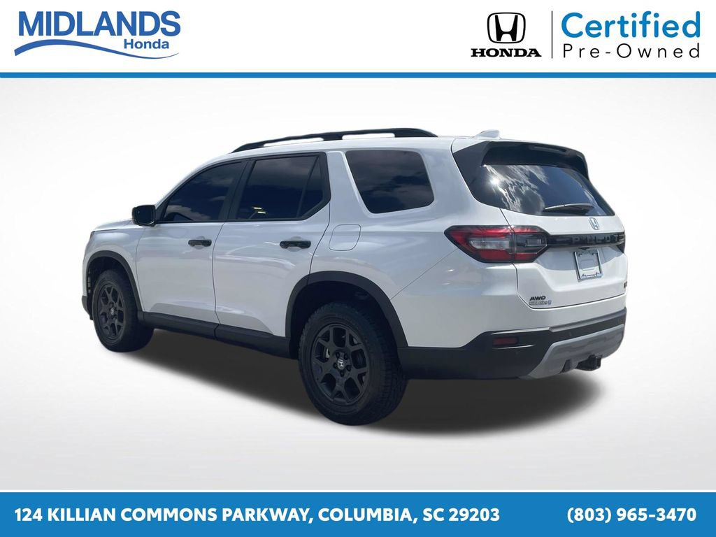 Certified 2025 Honda Pilot TrailSport image 4