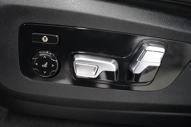 Used 2026 BMW X7 M60i image 10