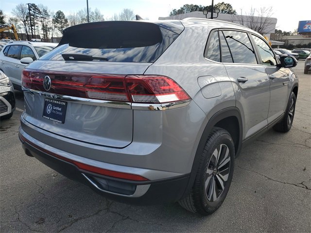 Used 2025 Volkswagen Atlas Cross Sport SE image 4