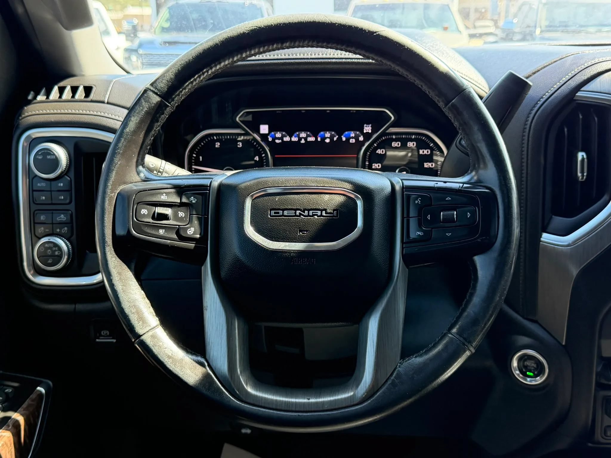 Used 2020 GMC Sierra 2500 Denali w/ Denali Ultimate Package AWD/4WD image 23