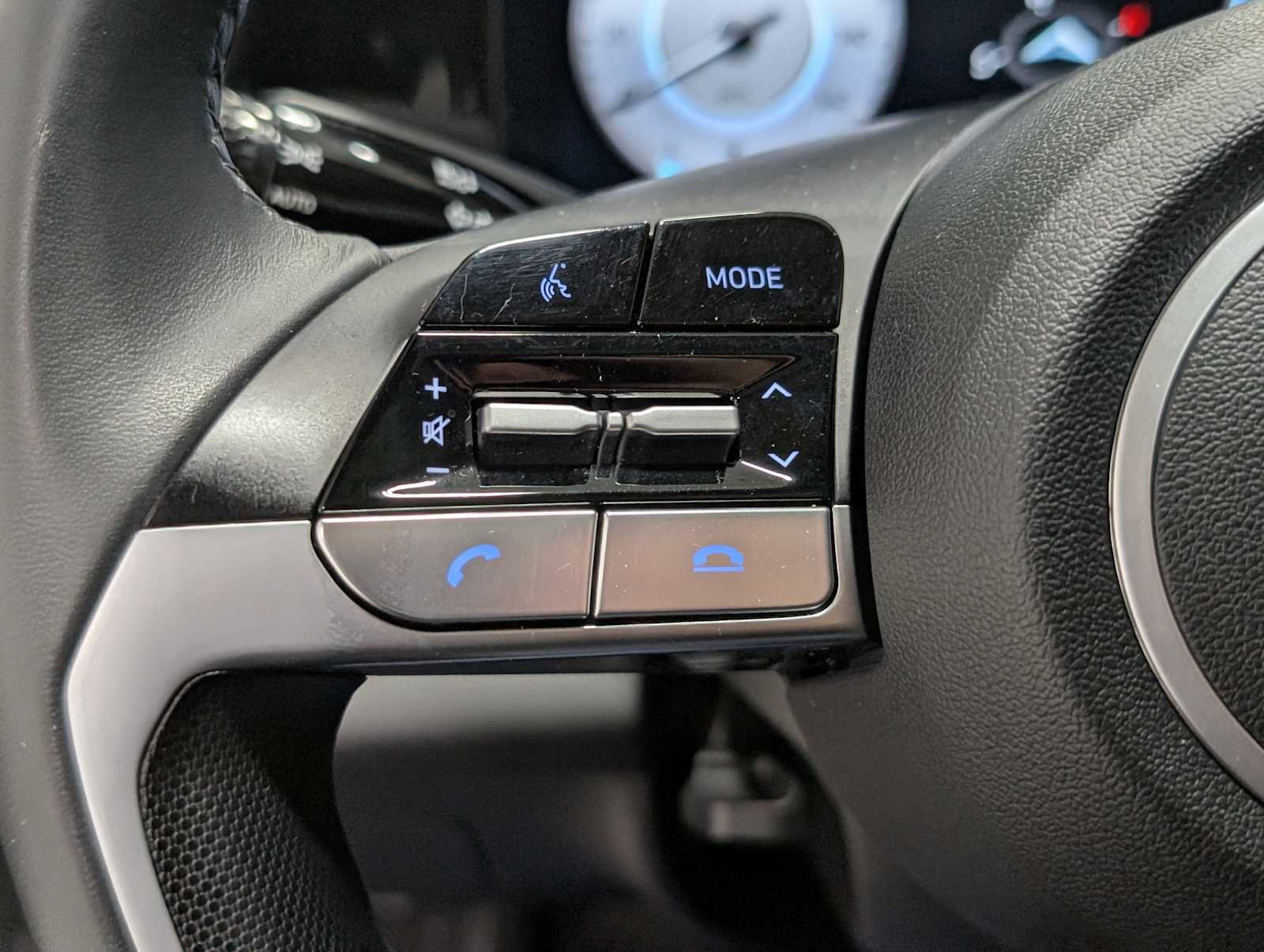 Used 2023 Hyundai Elantra Limited w/ Cargo Package image 34