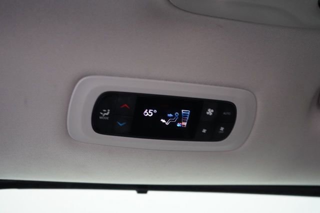 Used 2024 Chrysler Pacifica Touring-L image 31
