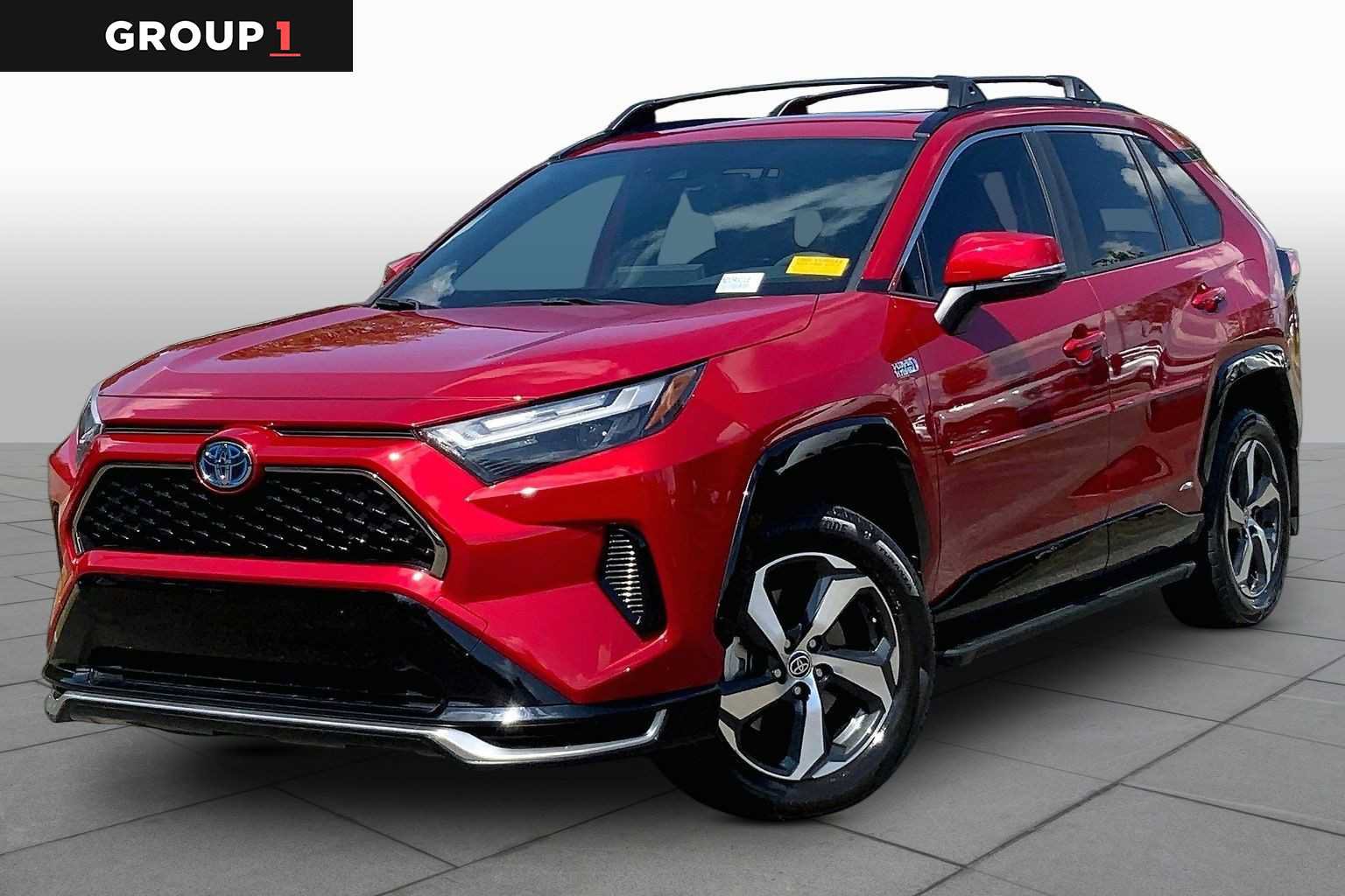 Used 2022 Toyota RAV4 SE w/ Weather & Moonroof Package AWD/4WD video 1