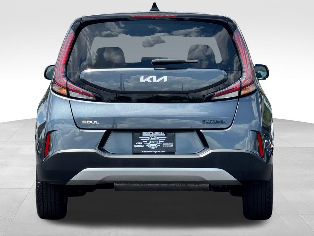 Used 2025 Kia Soul LX w/ LX Technology Package FWD image 6